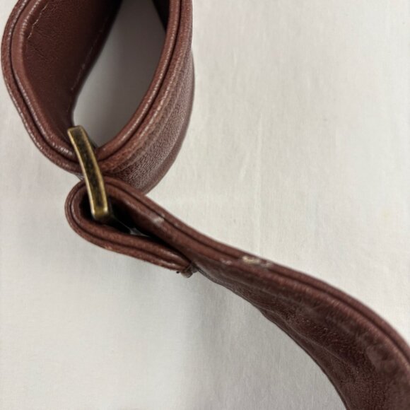 Sash Brown Leather Crossbody Bag - Picture 15 of 15